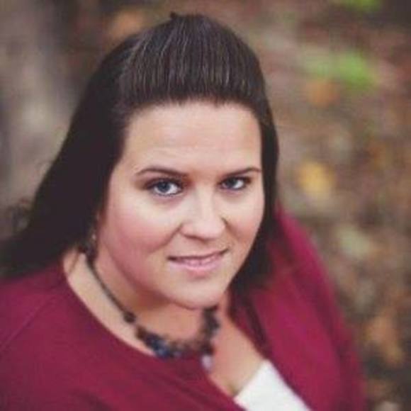 Meet your Posher, Nicole - Picture 1 of 1